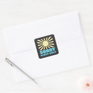 Alleen Sunny Vibes – Bold Retro Sunshine Graphic Vierkante Sticker
