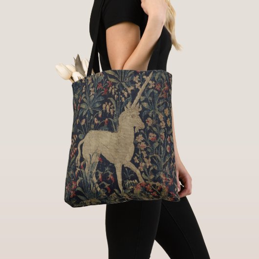 Allegorische "Millefleurs" Bosbouw met dieren Tote Bag (Dichtbij)
