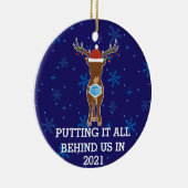 Alles achter ons Reindeer 2021 grappig masker Keramisch Ornament (Rechts)