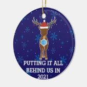 Alles achter ons Reindeer 2021 grappig masker Keramisch Ornament (Links)