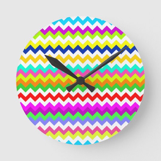 Alles behalve grijze Chevron Stripes Ronde Klok (Voorkant)