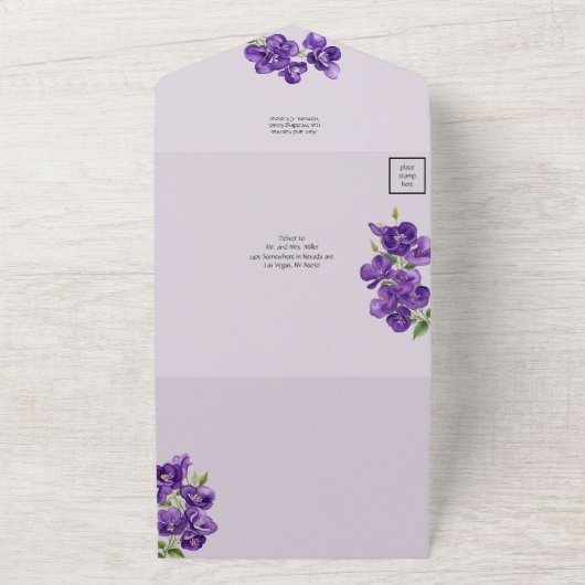 Alles in een diep Paarse viooltjes bruiloft uitnod All In One Uitnodiging (Buitenkant)