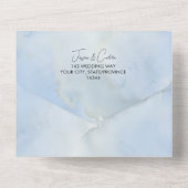 Alles in één minimale blauwe en witte bruiloft all in one uitnodiging (Achterkant)