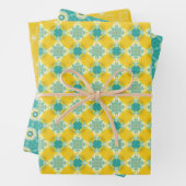 Alles is heldergeel en blauw feestelijk ontwerp inpakpapier vel (In situ)