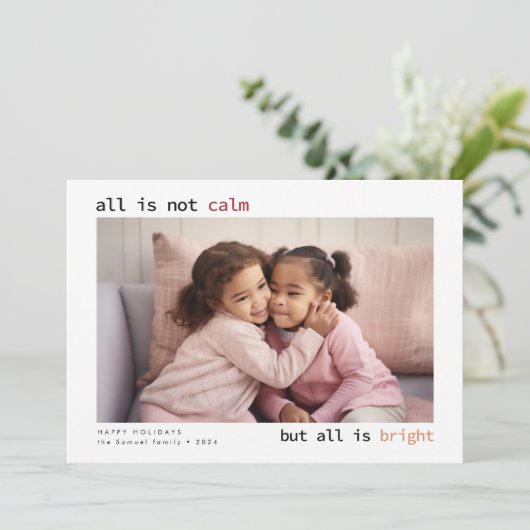 Alles is niet rustig grappig familie foto Kerstmis Feestdagenkaart (Staand voorkant)