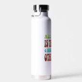 Alles wat ik nodig heb is deze hond en dat andere  waterfles (Rechts)