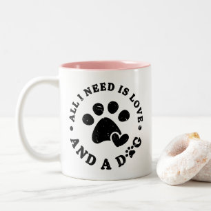 Alles wat ik nodig heb is liefde en een hond Citaa Tweekleurige Koffiemok