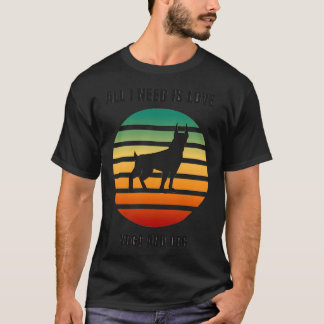 Alles wat ik nodig heb is liefde en yoga en een ho t-shirt