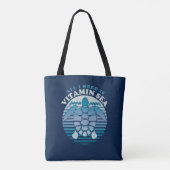 Alles wat ik nodig heb is vitamine Zee - Retrofsch Tote Bag (Achterkant)