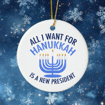 Alles wat ik wil voor Hanukkah is een nieuw Presid Keramisch Ornament<br><div class="desc">Alles wat ik wil voor Hanukkah is een nieuw president. Een nieuw president zou een groot geschenk zijn voor deze joodse persoon. Een cool cadeau tegen Trump voor een jood die Donald Trump wil belazeren. Weerstand met dit coole blauwe menoraontwerp.</div>