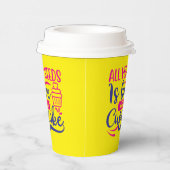 Alles wat je nodig hebt is liefde en cupcake papieren bekers (Rechts)