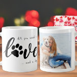 Alles wat je nodig hebt is liefde en een hondenfot koffiemok<br><div class="desc">Alles wat je nodig hebt is liefde en een hond! Verras je favoriete hondenliefhebber met deze schattige hondenfoto mok. Personaliseer met je favoriete hondenfoto en naam. Deze Love with a paw print design dog mok zal een favoriet zijn onder alle hondenliefhebbers, hondenmoeders en hondenvaders. COPYRIGHT © 2020 Judy Burrows, Black...</div>