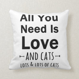 Alles wat je nodig hebt is liefde... en katten. V Kussen