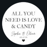 ALLES WAT JE NODIG HEBT IS LIEFDE EN SNOEP hart br Ronde Sticker<br><div class="desc">Een Classic Black Thank You Wedding Sticker met "Alles wat je nodig hebt is liefde en Snoep" in een klassiek modern,  elegant lettertype. U kunt het gemakkelijk personaliseren met uw namen en trouwdatum.</div>