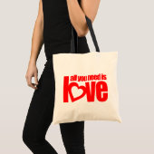 "alles wat je nodig hebt is liefde" rode grafische tote bag (Voorkant (product))