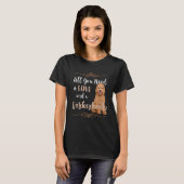Alles wat je nodig hebt is Love en Goldendoele T-shirt (Voorkant volledig)
