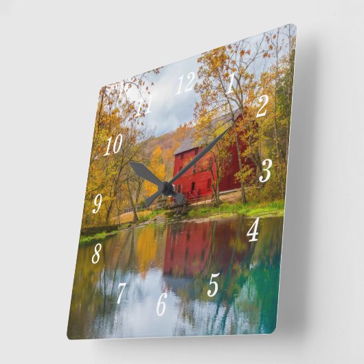 Alley Mill en Spring Wall Clock Vierkante Klok (Hoek)