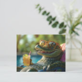 Alligator Genietend van een Cocktail bij het Zwemb Feestdagenkaart (Staand voorkant)