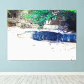 Alligator Rustend bij Stenen Muur Canvas Afdruk (Insitu (Houten vloer))