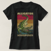 Alligator Whisperer Retro  Verdrukte Stijl T-shirt (Design voorkant)