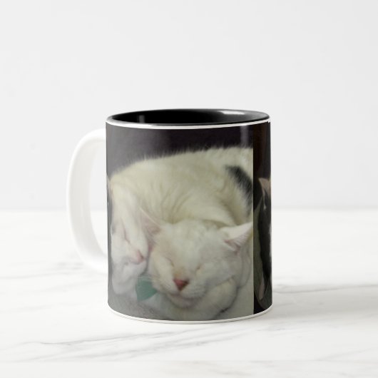 Allis & Abbie Mok (Voorkant links)