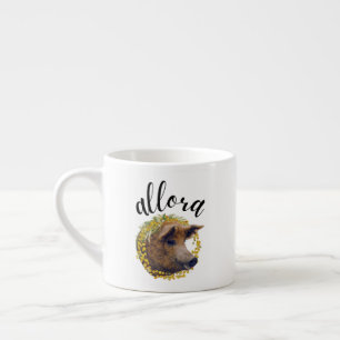 Allora (met een wollig varken & mimosa bloemenkran espresso kop