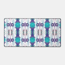 AllureArewa C/M op een bureau mat