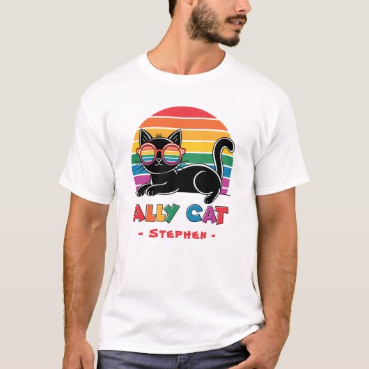 Ally Cat – Zwarte kat met regenboog zonnebril LGBT T-shirt (Voorkant)