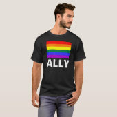 Ally met een regenboog t-shirt (Voorkant volledig)
