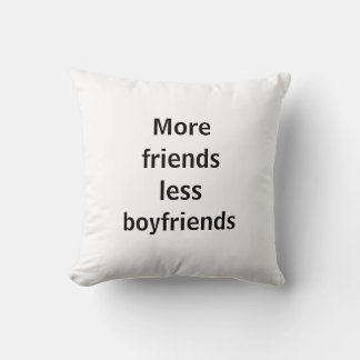 Almohada more friends less boyfriends kussen