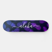 Aloha, coole typografie paarse blauwe anananappelm persoonlijk skateboard (Horizontaal)