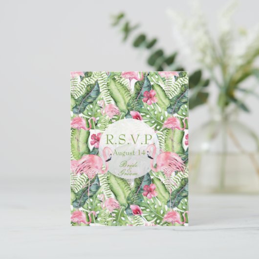 Aloha Flamingo Tropical Beach Wedding RSVP Uitnodiging Briefkaart (Staand voorkant)