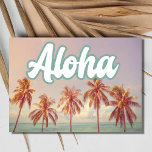 Aloha Hawaii Hawaiian Island Bruiloft Save the Dat Save The Date<br><div class="desc">Nodig je gasten uit om mee te gaan in het paradijs met deze betoverende Aloha Hawaii strandbruiloft, behalve de date card. Deze kaart is voorzien van een romantische strandachtergrond en een levendig "aloha"-ontwerp, zodat uw gasten zeker kunnen dromen van de speciale dag die voor ons ligt. Laat deze kaart de...</div>