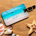Aloha Quote Turquoise Ocean Sandy Beach foto Bagagelabel<br><div class="desc">"Je had me bij 'aloha'." Herinner jezelf de verse zoutgeur van de oceaanlucht wanneer je dit verbluffende, levendige fotokleurige bagagelabel gebruikt. Onderzoek en verken de eenzaamheid van een leeg strand in Hawaï. Maakt een geweldig cadeau voor het huishouden! U kunt dit bagagelabel eenvoudig personaliseren en ik bied ook een aanpassing...</div>