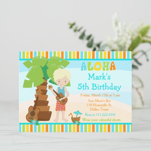 Aloha Schattige Blonde Boy Verjaardagsfeestje Kaart (Staand voorkant)