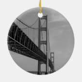 Along Mackinac Bridge Grayscale Keramisch Ornament (Achterkant)