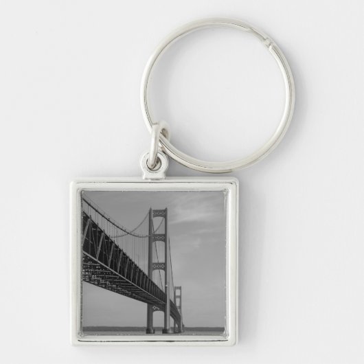 Along Mackinac Bridge Grayscale Sleutelhanger (Voorkant)