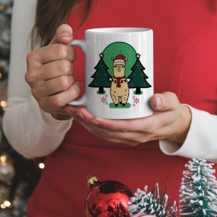 Alpaca draagt kerstboom met pet koffiemok