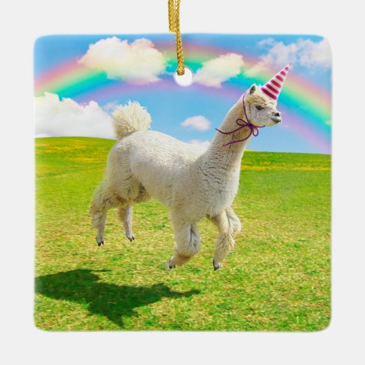 Alpaca Unicorn onder regenbooghemel Keramisch Ornament (Voorkant)