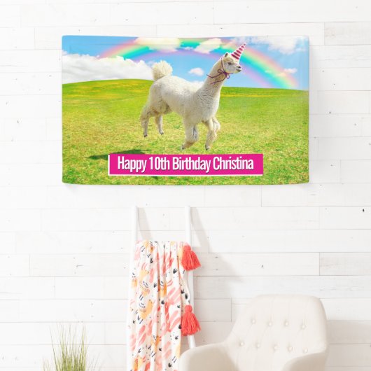 Alpaca Unicorn onder regenbooghemel Spandoek (Insitu)