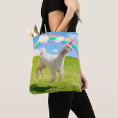 Alpaca Unicorn onder regenbooghemel Tote Bag (Dichtbij)