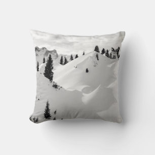 Alpenlandschap: besneeuwde brandbomen bergen kussen