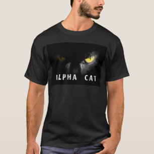 Alpha Cat met dodelijke blik op zwart T-shirt
