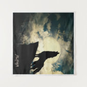 Alpha Wolf die 's nachts bij de volle maan springt Wandkleed (Voorkant (horizontaal))