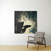 Alpha Wolf die 's nachts bij de volle maan springt Wandkleed (In Situ (horizontaal))