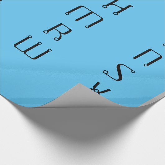 ALPHABET_LETTERS_ABC_PATTERN_LIGHT_BLUE_BLACK CADEAUPAPIER (Hoek)