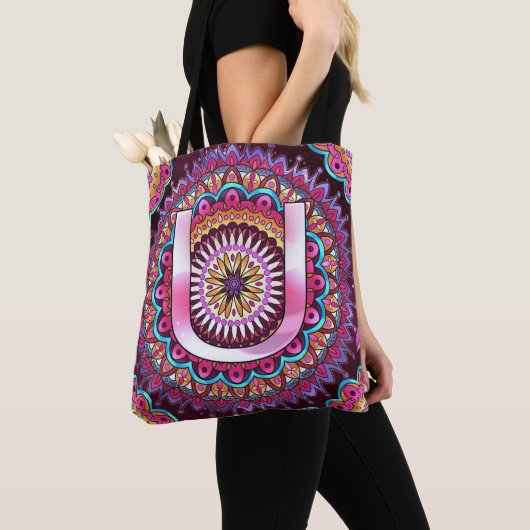 Alphabet U mandala Tote Bag (Dichtbij)