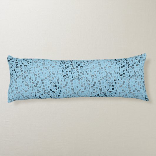 Alphabets Pattern 01 BW Lblue BG Lichaamskussen (Achterkant)