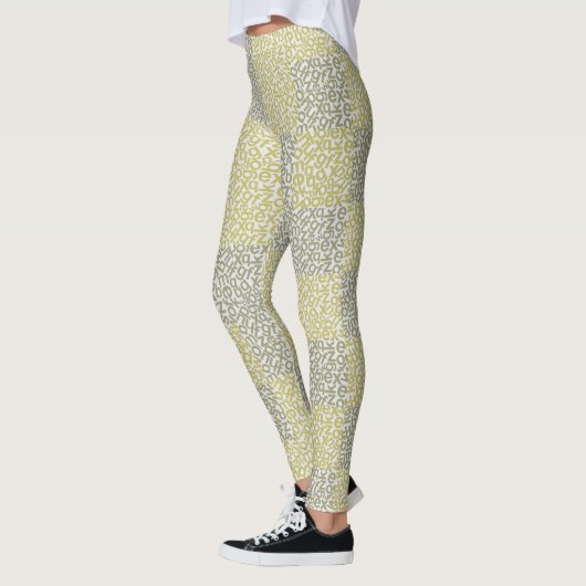 Alphabets Pattern 02 YW 2Tonesx4.bw Offwhite BG Leggings (Links)