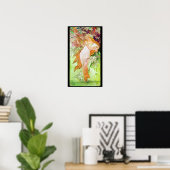 Alphonse Mucha Girl in de tuin Poster (Thuiskantoor)